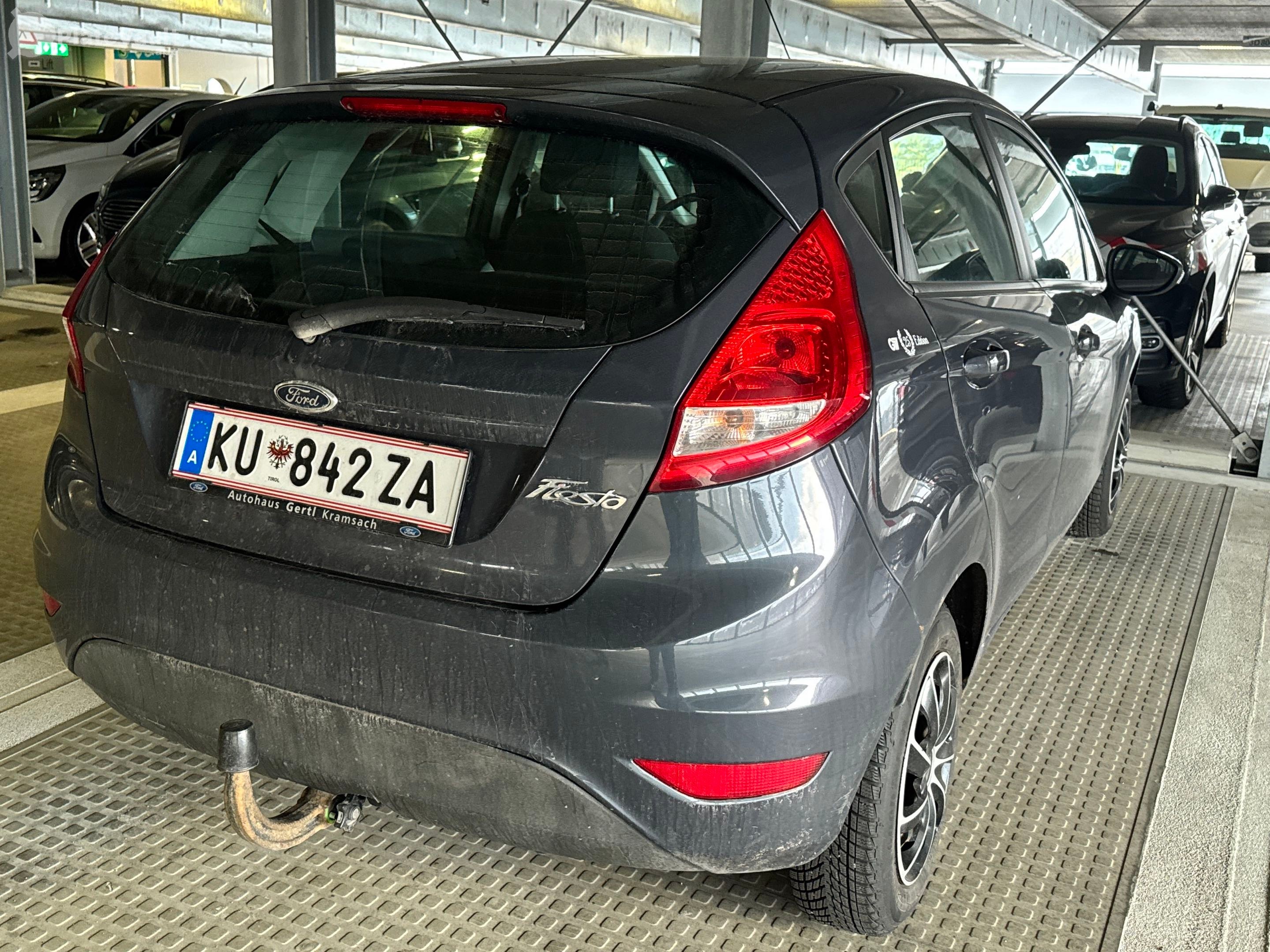 KU 842 ZA plate