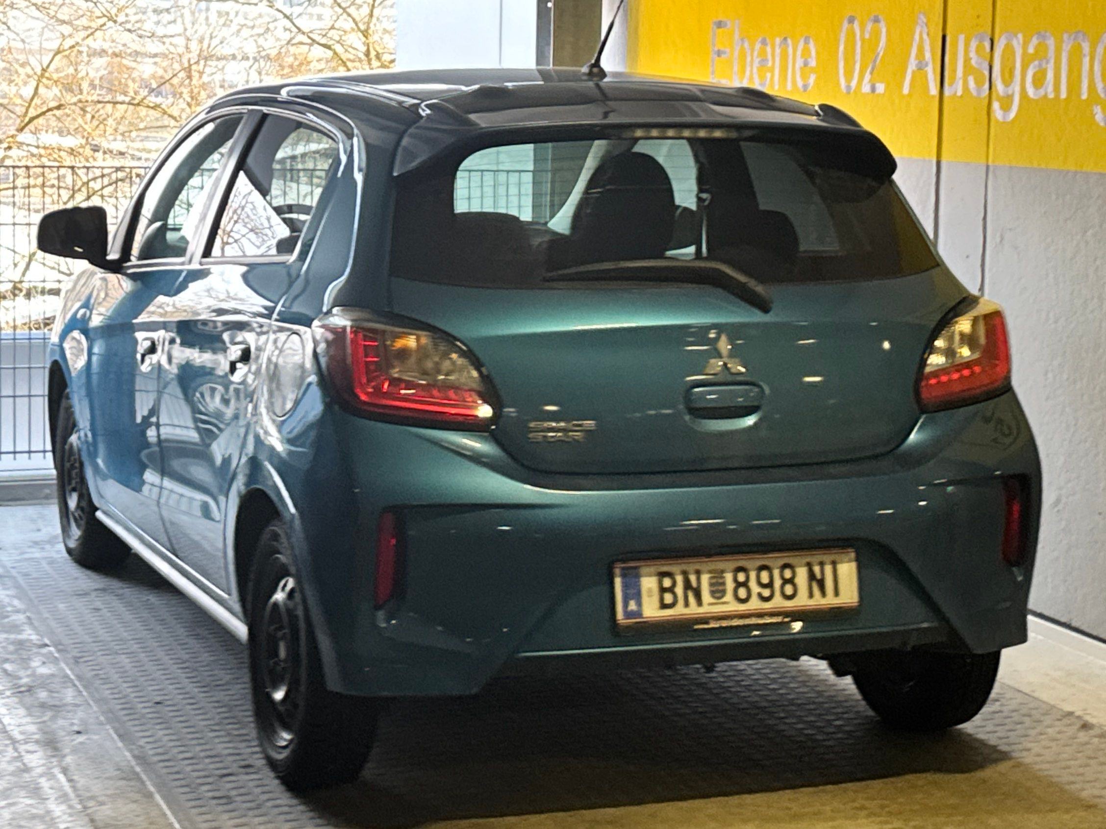 BN 898 NI plate